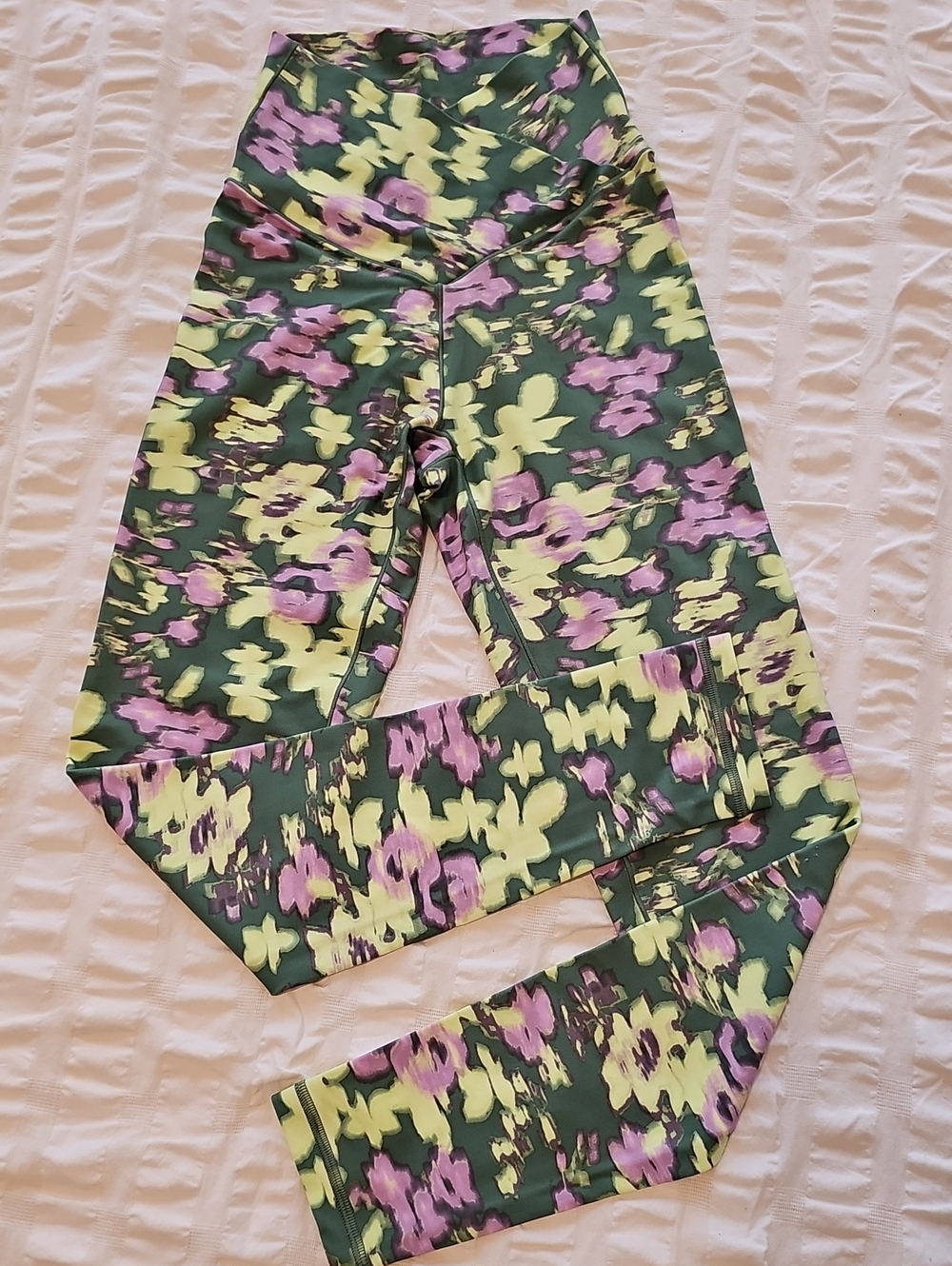 NWOT Offline by Aerie Size S 7/8 Length Green, Yellow, Purple High Rise Leggings
